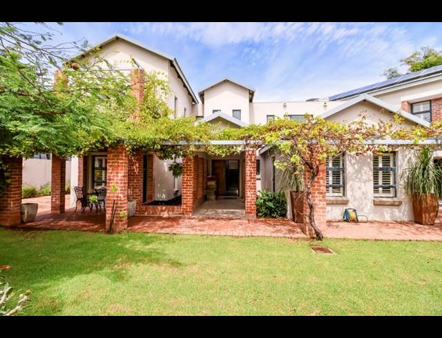 3 BEDROOM HOUSE FOR SALE IN COPPERLEAF ESTATE